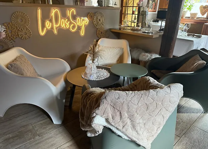 Hotel - Chambres - Zimmer Wistub Le Passage