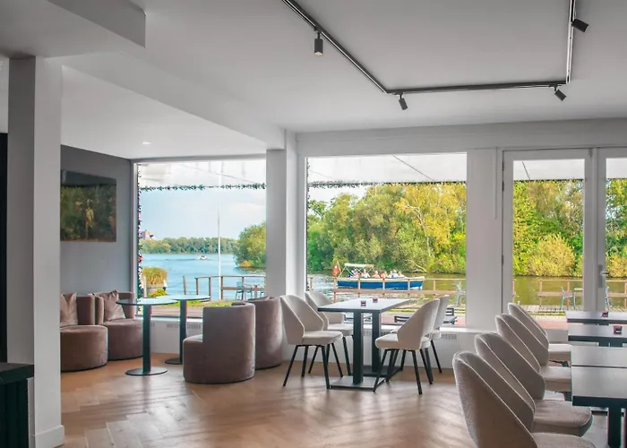 Amsterdam Lake Hotel