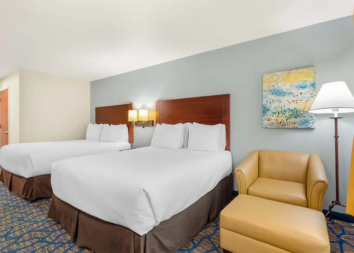 Best Western Plus Villa Del Lago Inn Patterson