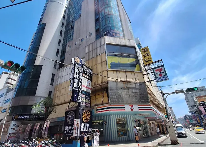 Honest & Warm Hotel