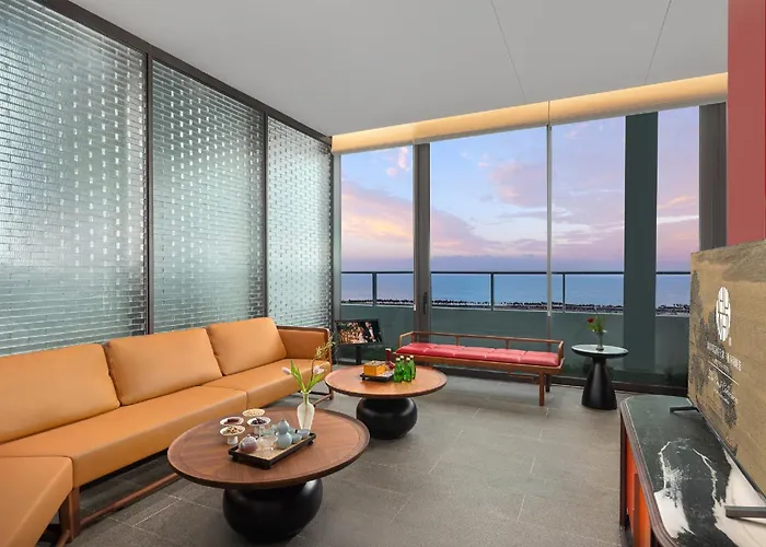 Hong Yuan Hotel By The Crest Collection