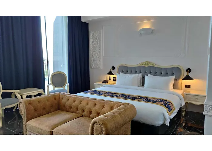 Hevea Hotel & Resort