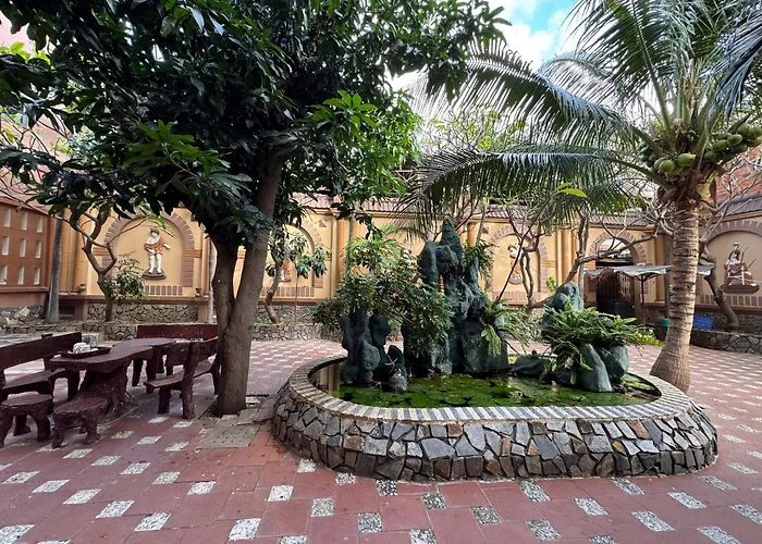 Ho Phong Hotel