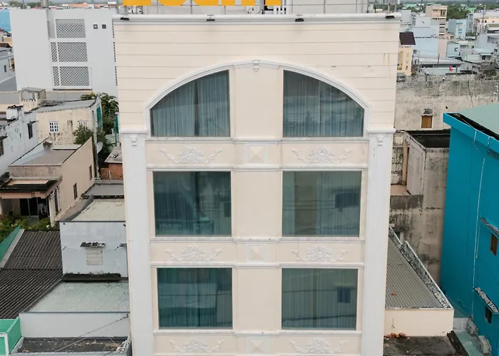 Lucky Hotel