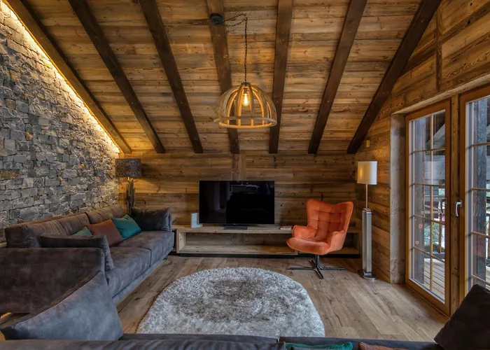 Heliantheme, The Lofty Penthouse
