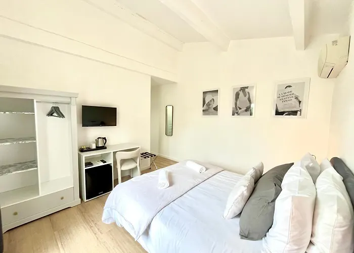 Villa B