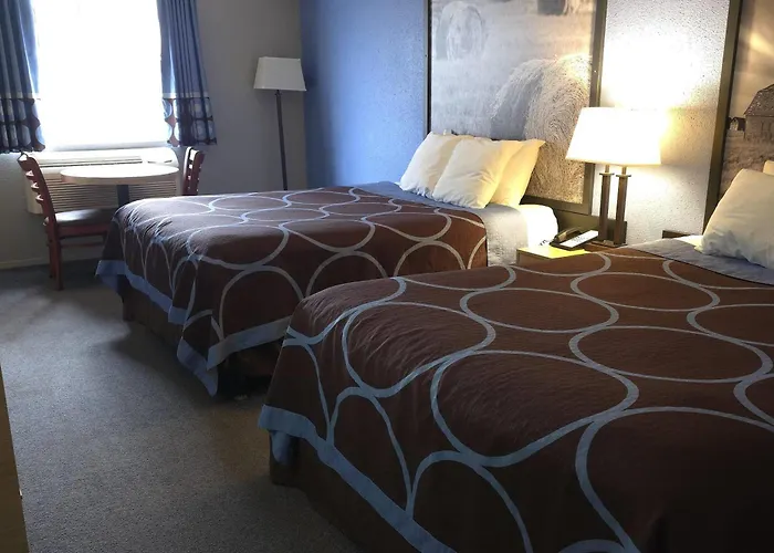 Super 8 By Wyndham Swift Current