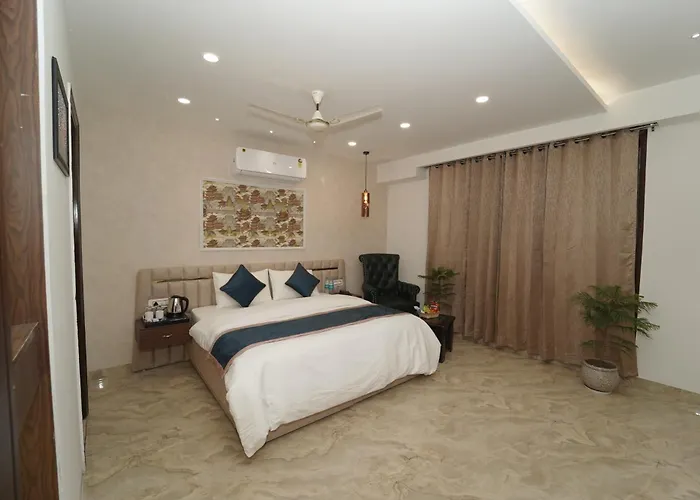 Hotel Chandigarh Heights - Airport Road Manali Highway Transit Hotel
