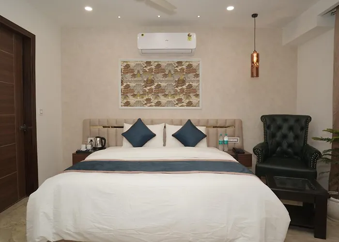 Hotel Chandigarh Heights - Airport Road Manali Highway Transit Hotel