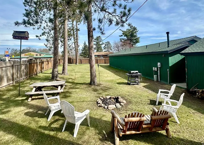 West Pines Motel