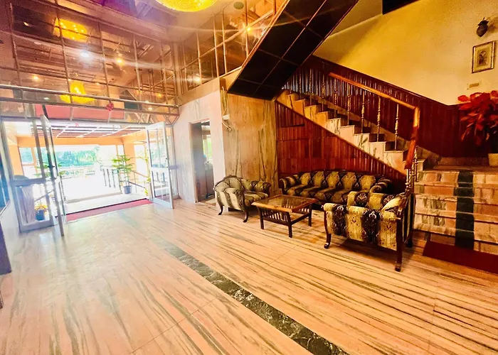 The Town House - Lavish & Luxury Rooms Near Mall Road Manali