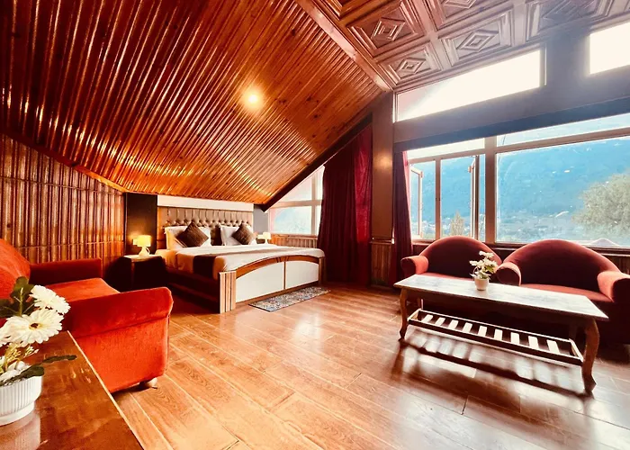 The Town House - Lavish & Luxury Rooms Near Mall Road Manali