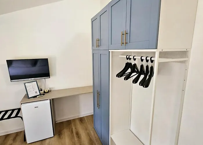 Ana Rooms