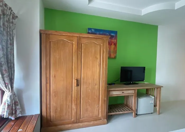 Yellow Tique Hotel