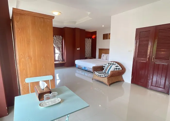 Yellow Tique Hotel