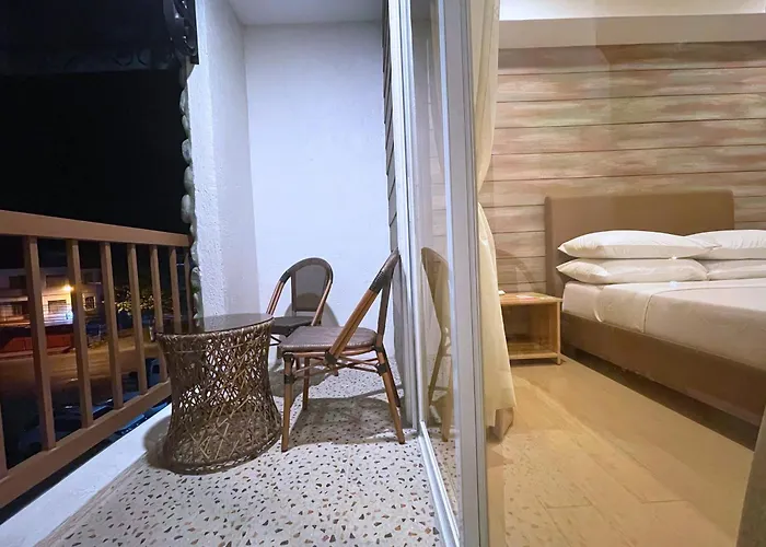 Sola Hotel & Sola Bed And Breakfast