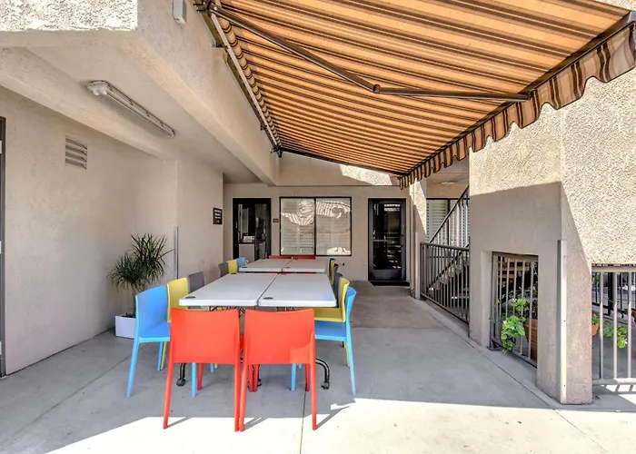 Anaheim Desert Inn & Suites