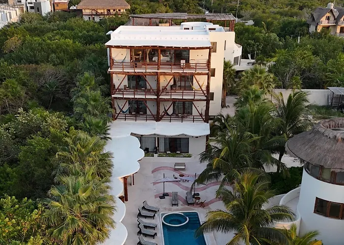 Beachfront Hotel Boutique Dk