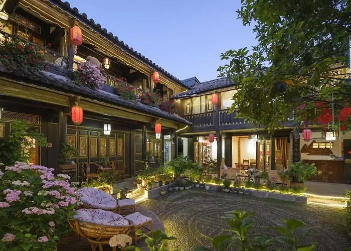 Yiyuan Snow Mountain View Historical Naxi House - Lijiang Old Town Mufu Branch - English Service And Tour Arrangement