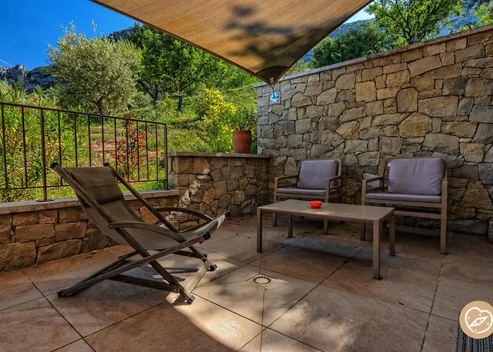 Hotel Les Restanques De Moustiers