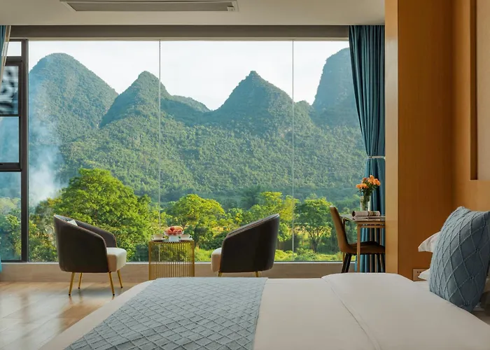 Yangshuo Lakeside Inn
