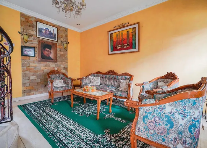 Oyo 94118 Homestayque Syariah
