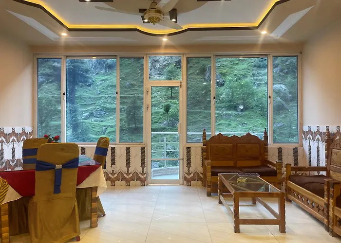 River Nights Hotel & Restaurant, Mahandri