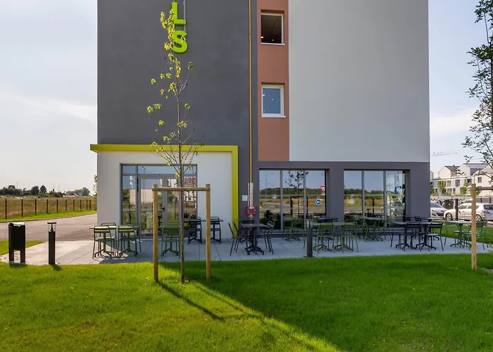 B&B HOTEL Orléans Saran