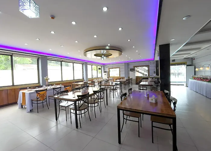 Valentine Hotel Angeles City Managed By Cocotel