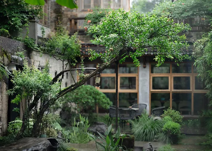 Hidden Moisture And Return To Simplicity Homestay In Mount Huangshan