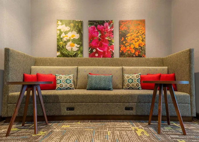 Hampton Inn By Hilton Santa Clarita-Valencia