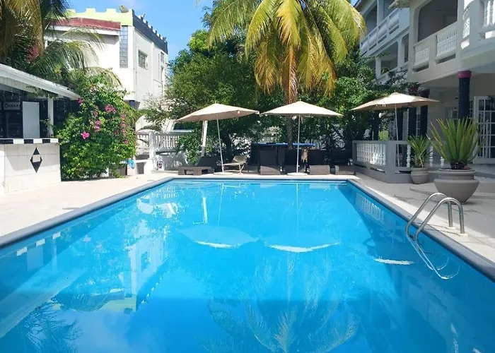 Bay Heights Escape Aparthotel