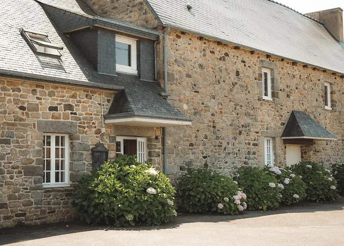 Hotel Les Voisins Beaucemaine