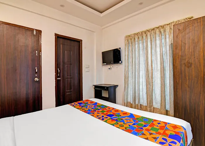Fabhotel 85 The Seven Wonders - Near Cnci Hospital Biswbangla Gate