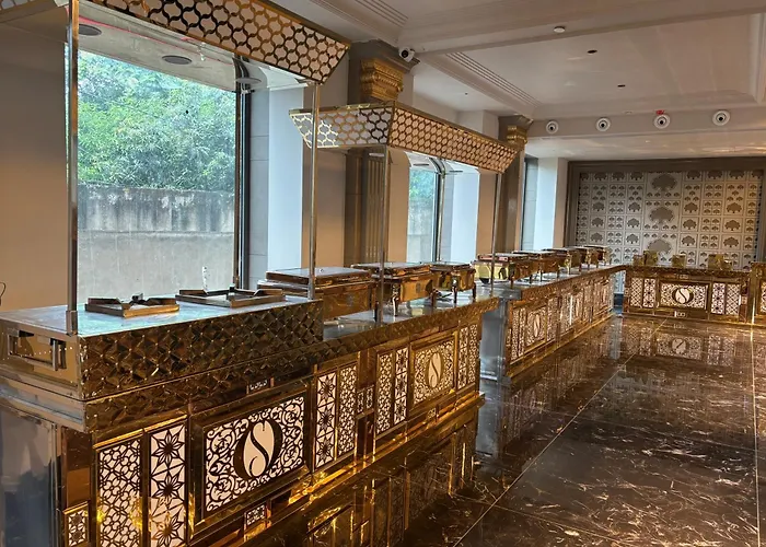 The Supreme Hotel And Banquet