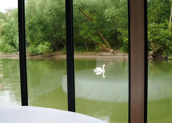 L'Escale Royale Poissy Île de Migneaux - Seine