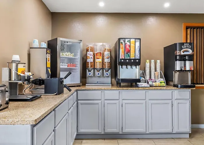 Super 8 By Wyndham La Crosse