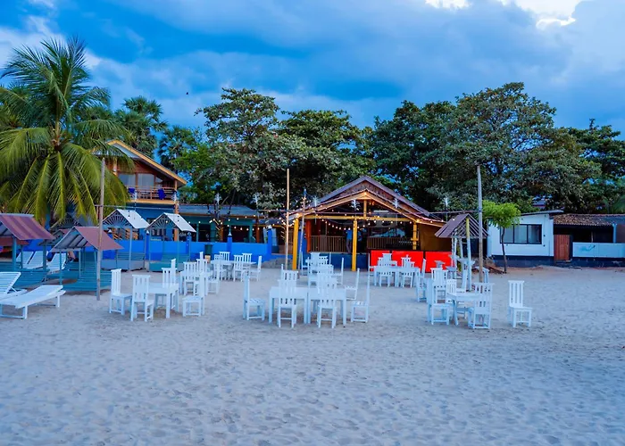 Golden Beach Hotel & Restaurant
