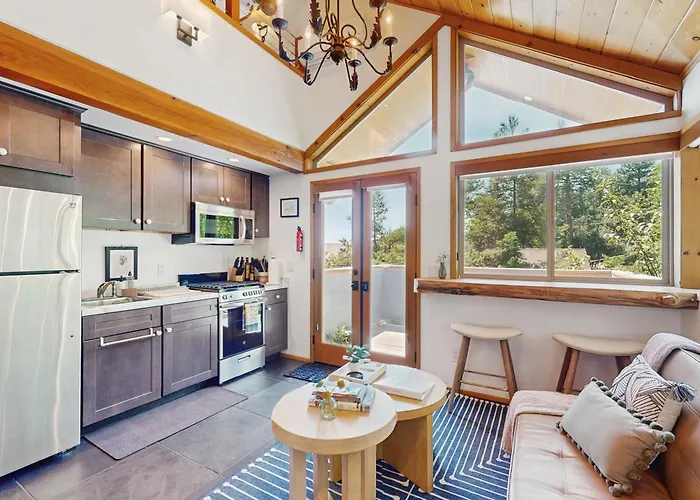 Deerhaven Lodge B