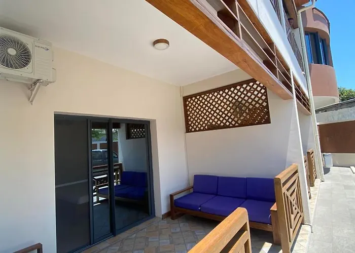 Vezo Beach II Hotel