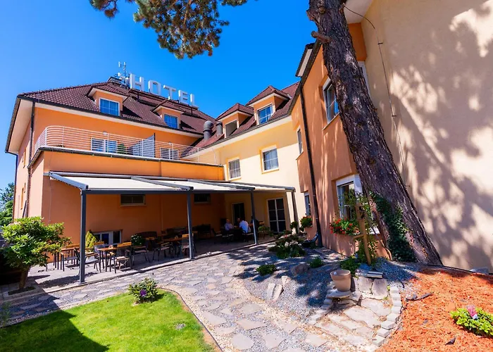 Hotel Tulipan Pruhonice