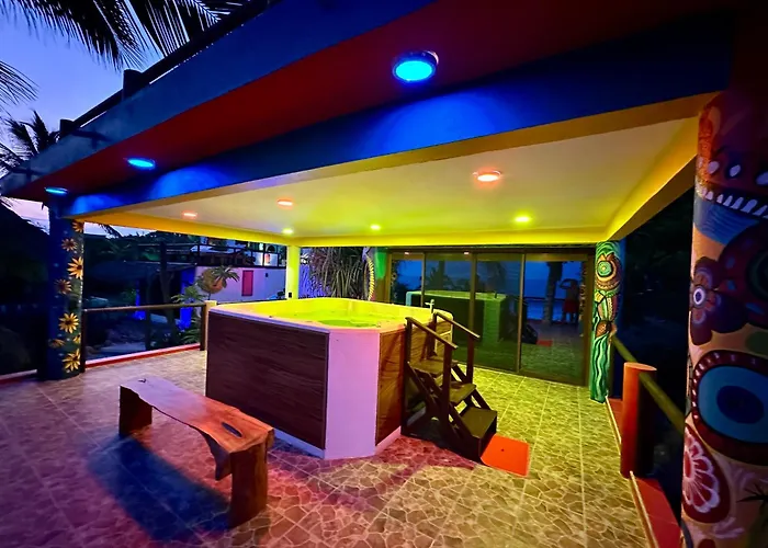 Beachfront Paradise Boutique Hotel - Alebrijes Jacuzzi Villa