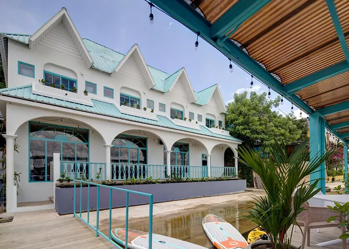 Adra Hostal Peten