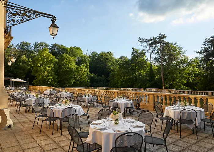 Chateau Jeanne & The Forest - Chateau De Montvillargenne