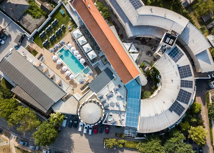 CE Plaza Hotel