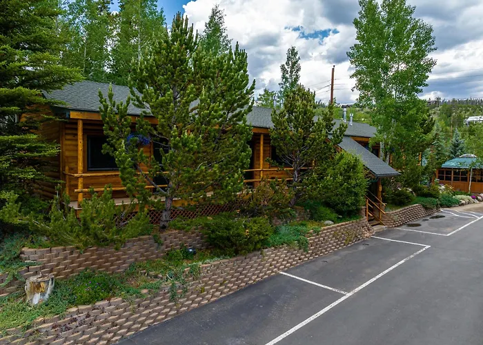 Spirit Lake Lodge
