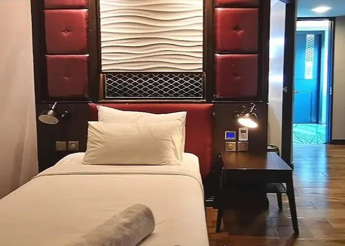 Holatel Hotel Phitsanulok