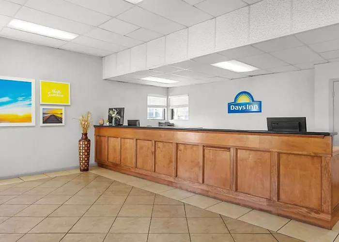 Days Inn By Wyndham Huntington