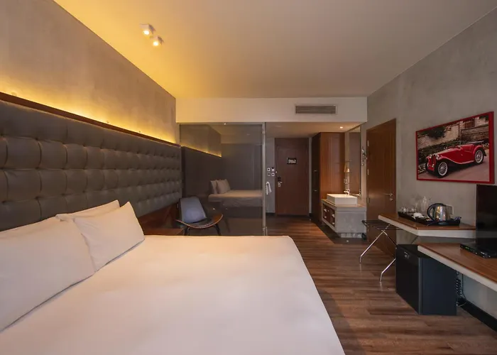 The B Hotel Quezon City