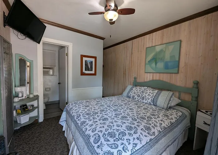 Squaw Valley Motel Room 3